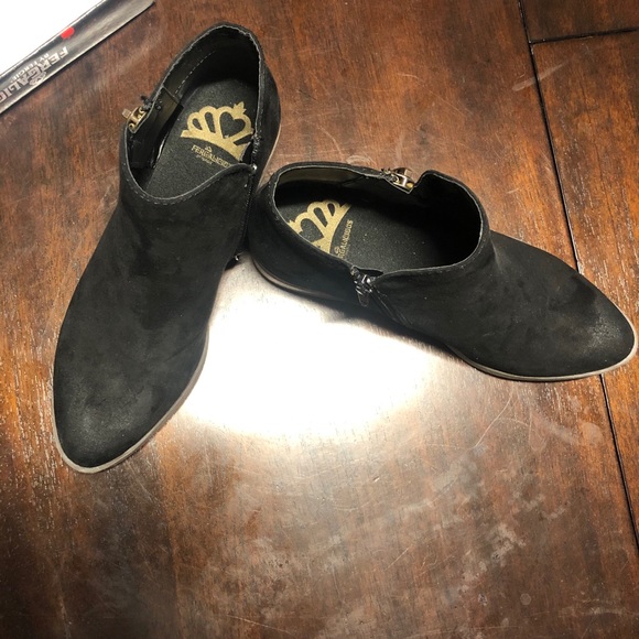 Angle boots. - Picture 3 of 4